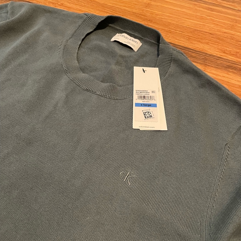 NWT Calvin Klein crewneck